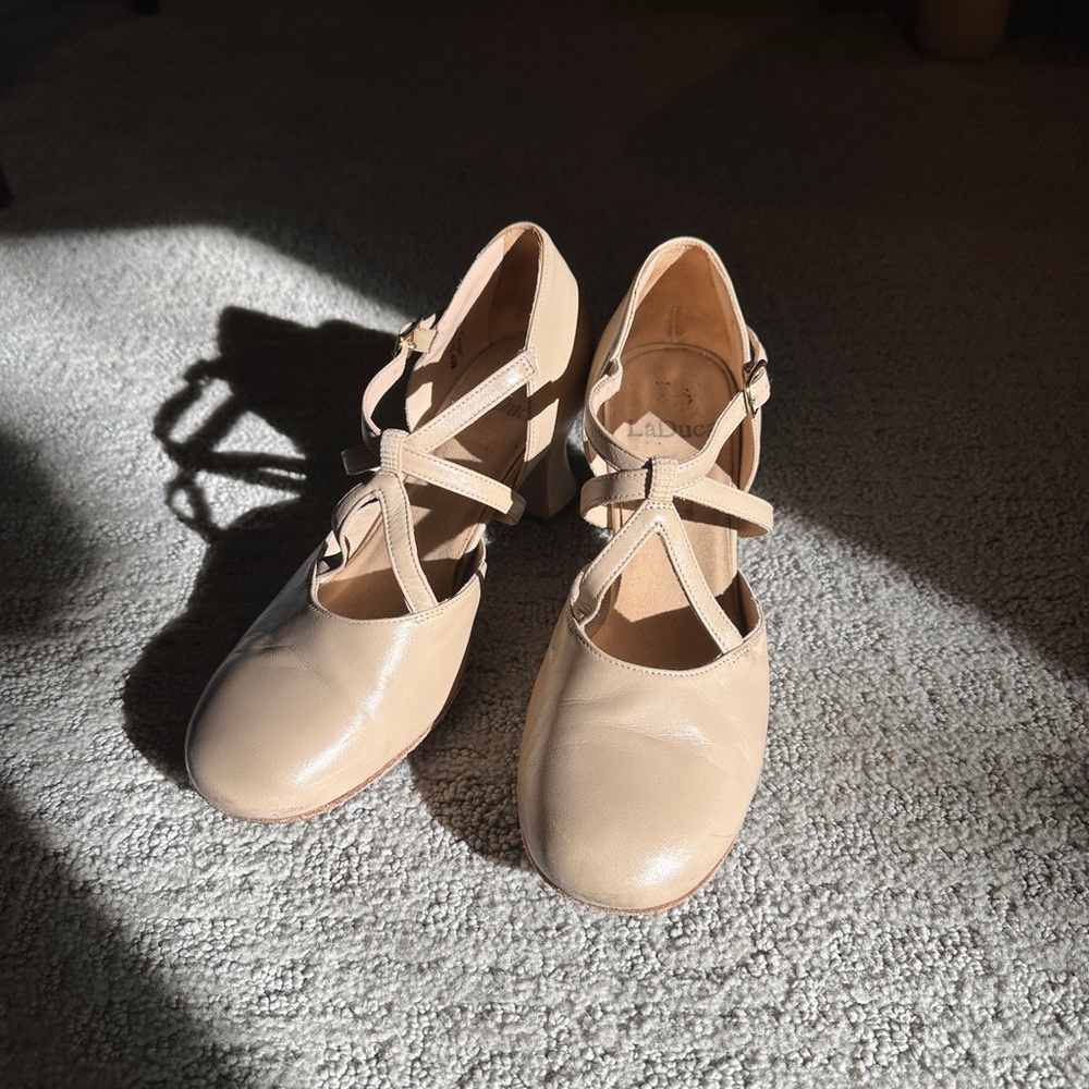 Laduca elizabeth soft sole character shoe